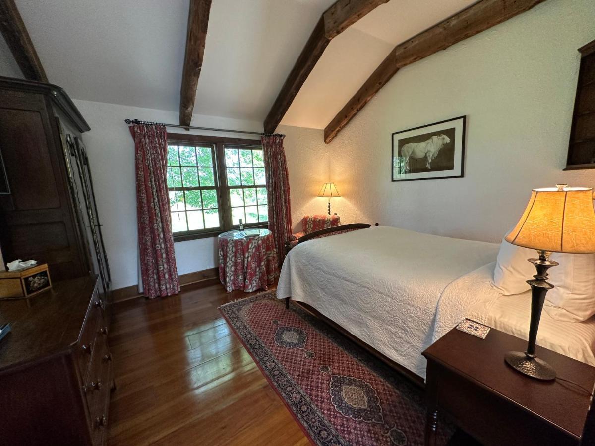 Goodstone Inn & Restaurant Middleburg Room photo